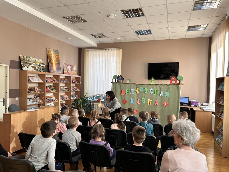 Хата, уцехамі багата